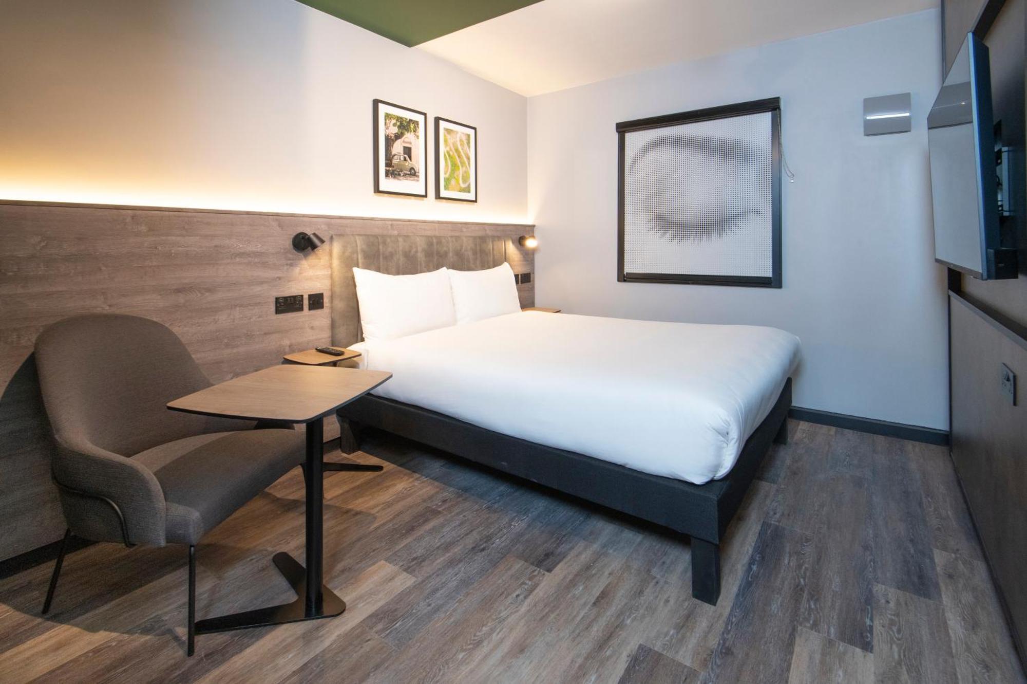 Готель Ibis Styles London Gatwick Airport Кролі Екстер'єр фото