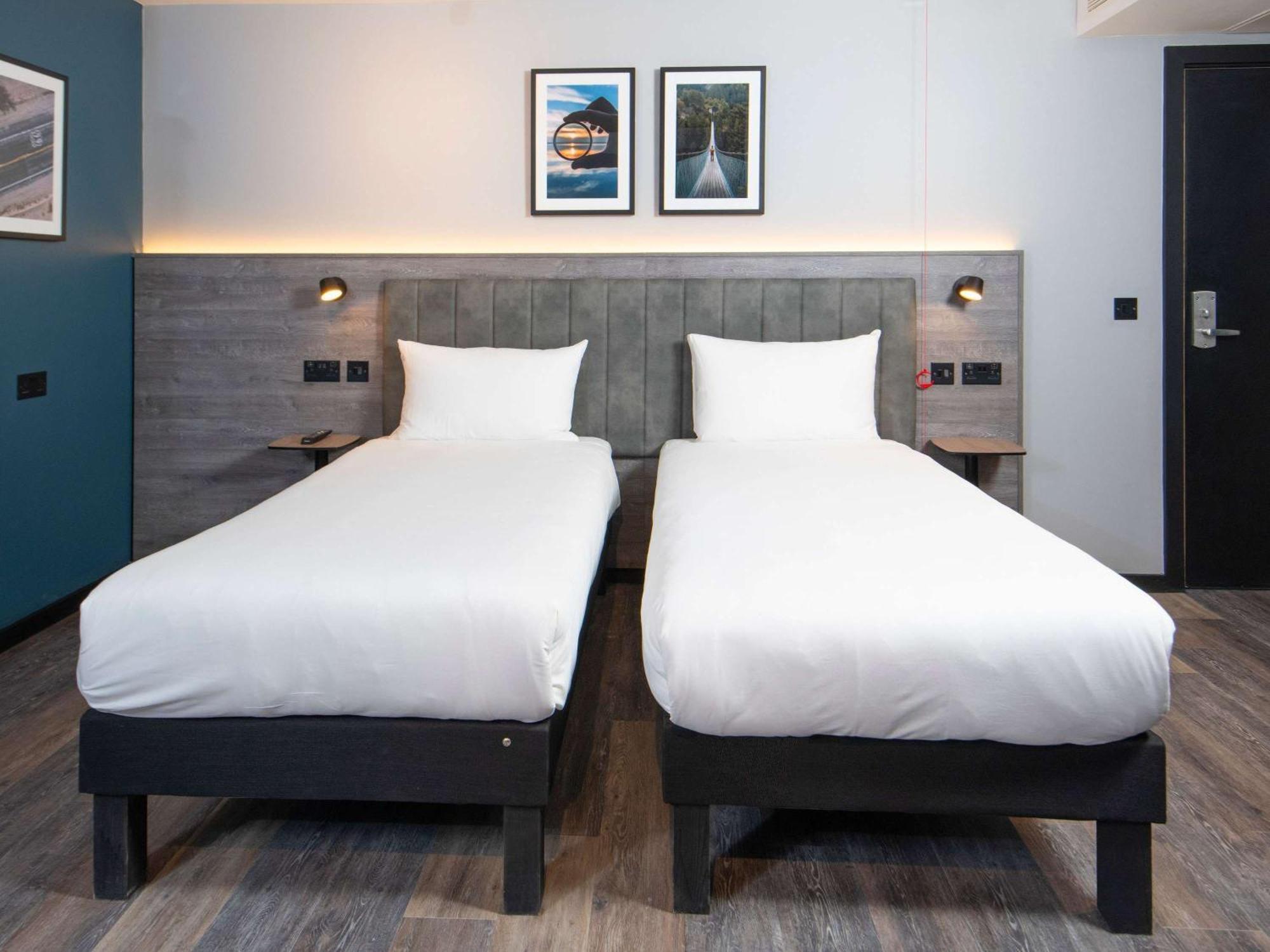 Готель Ibis Styles London Gatwick Airport Кролі Екстер'єр фото