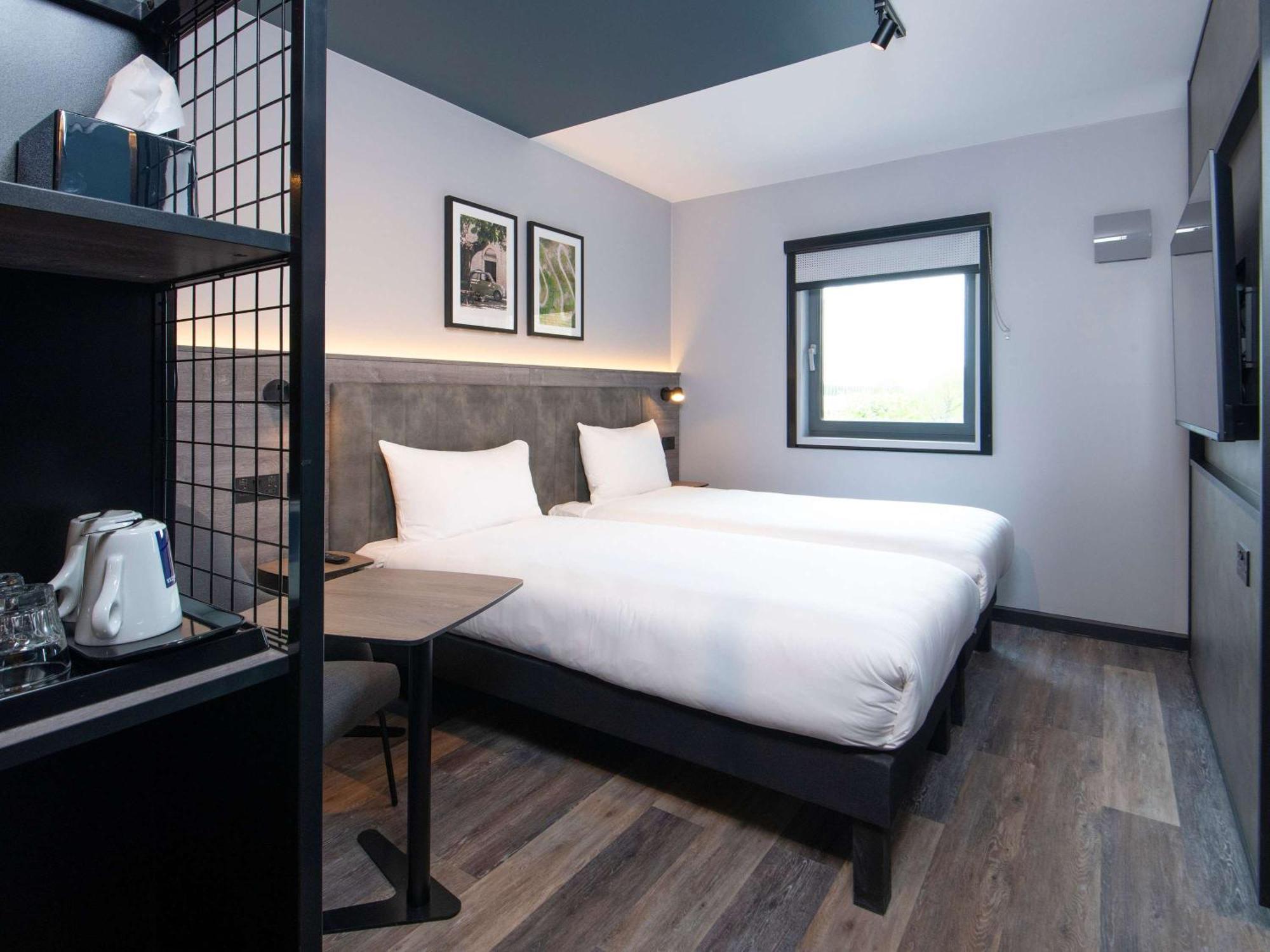 Готель Ibis Styles London Gatwick Airport Кролі Екстер'єр фото