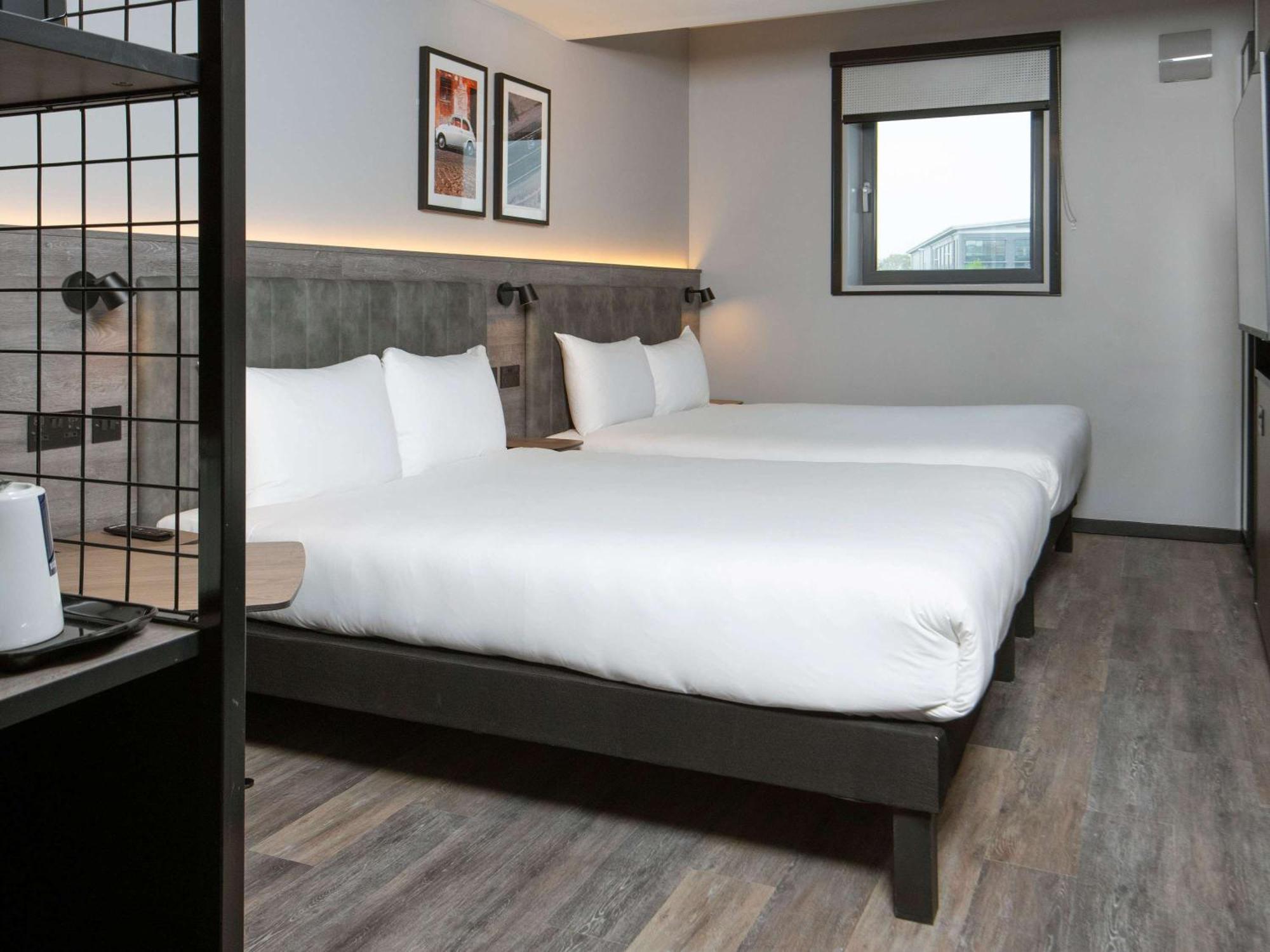 Готель Ibis Styles London Gatwick Airport Кролі Екстер'єр фото