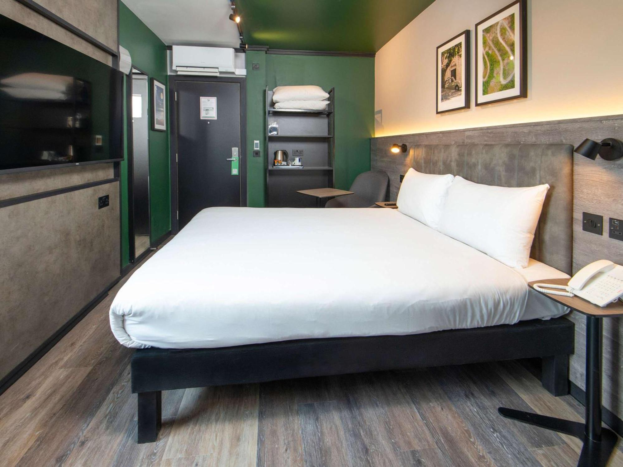 Готель Ibis Styles London Gatwick Airport Кролі Екстер'єр фото