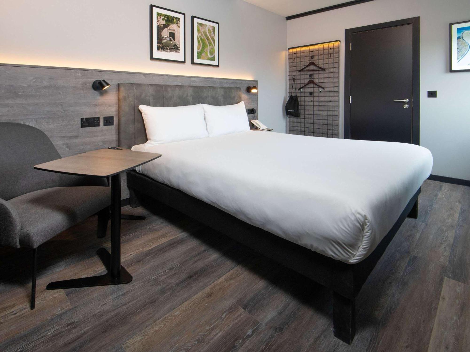 Готель Ibis Styles London Gatwick Airport Кролі Екстер'єр фото