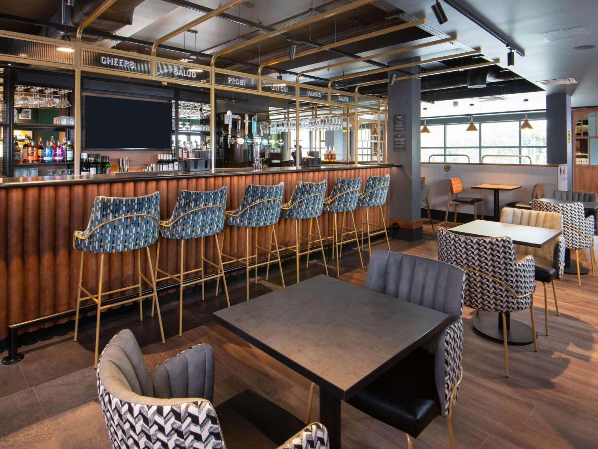 Готель Ibis Styles London Gatwick Airport Кролі Екстер'єр фото