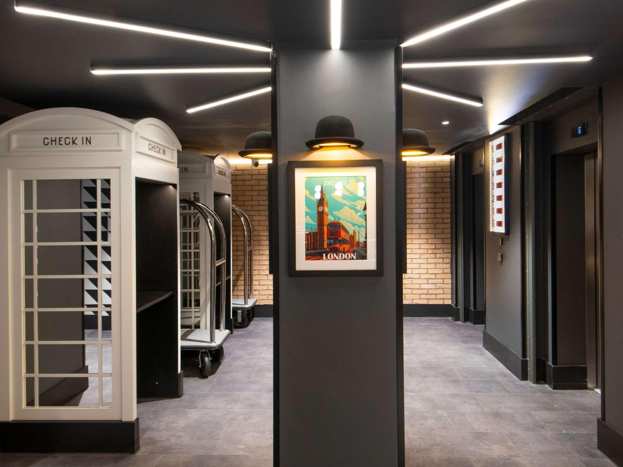 Готель Ibis Styles London Gatwick Airport Кролі Екстер'єр фото